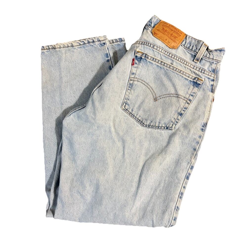 Vintage Levi’s 560 Light Was Size 37/30 Tapered Leg Loose Fit